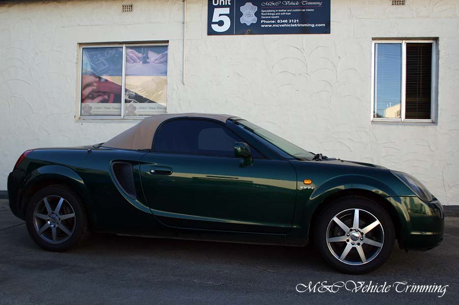 Toyota MR2 Spyder 2000 Convertible